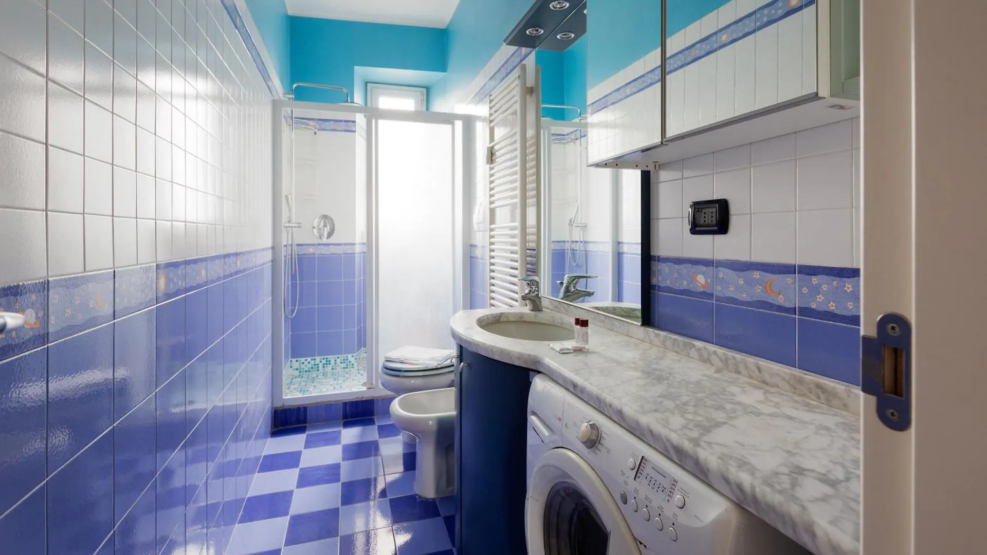 Mac Mahon - Colorful Apartment With Balcony! Milan