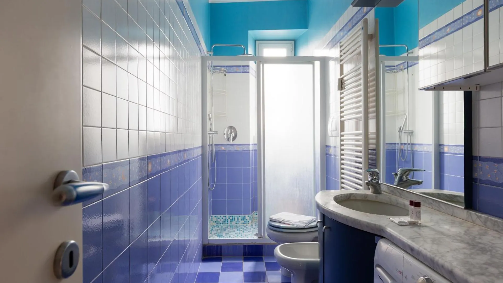 Mac Mahon - Colorful Apartment With Balcony! Milan